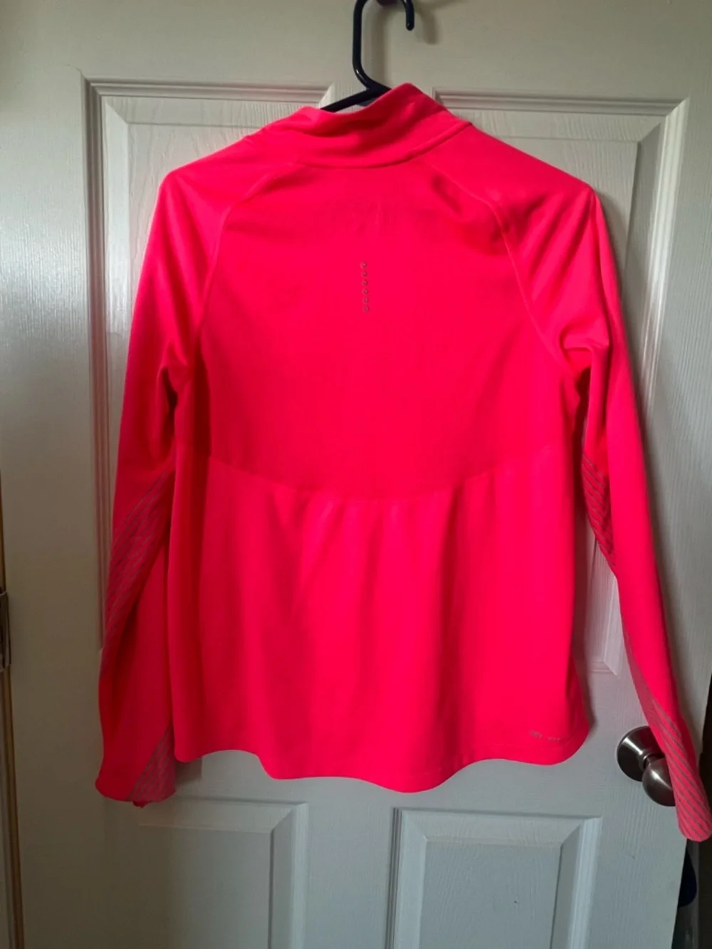 Nike Hot Pink Dri-FIT Performance Top - Picture 2 of 3